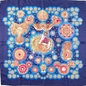 Hermès Carre 90 Le Roi Soleil Navy Scarf - EUC